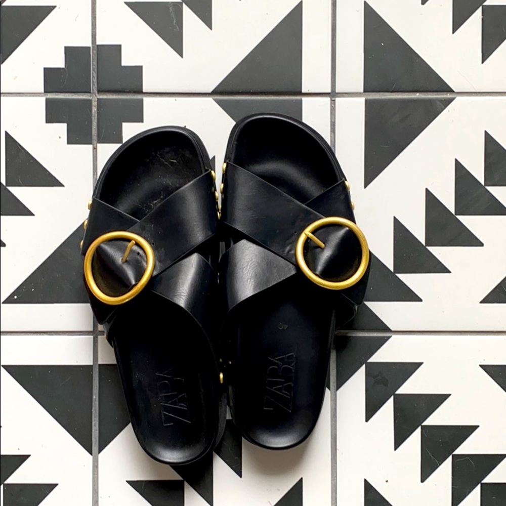 *Never worn* Black and gold Zara slides